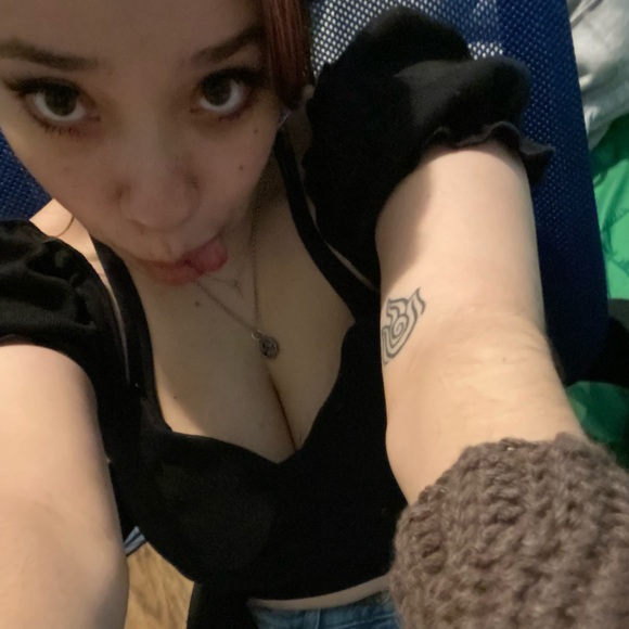 Meet your Posher, Yvette - Picture 1 of 1